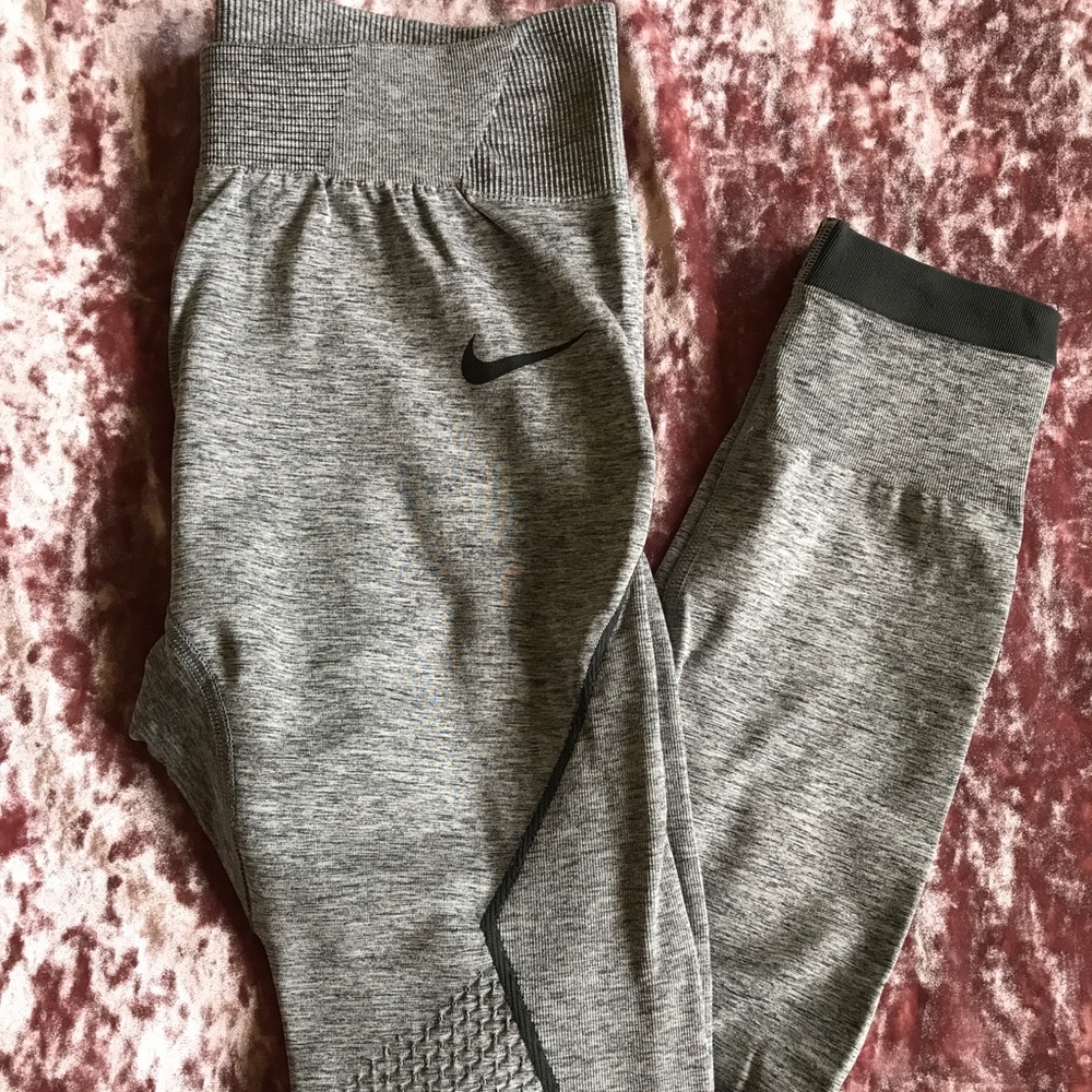 Nike pro work out pant